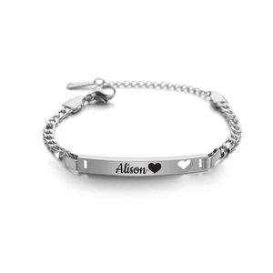 Bracelet en acier inoxydable argenté avec gravure Alison personnalisée et cœur ajouré