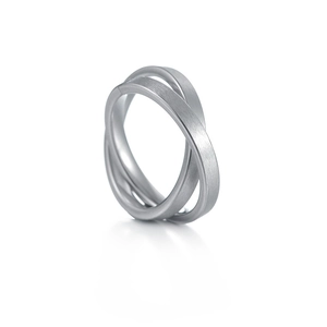 Minimalist men's titanium steel interlocking triple ring with polished and matte finish