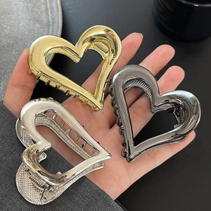 Hohle Herz-Haarklammern aus Metall in Gold Silber und Schwarz für Damenfrisuren