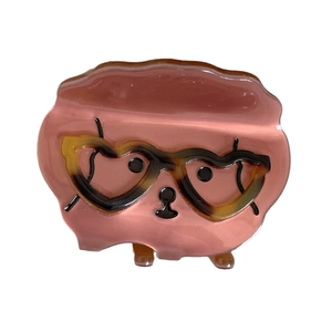 Pinza para el pelo de perrito con gafas de corazón en color rosa empolvado
