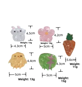 Détails de cinq pinces à cheveux en acrylique aux formes d'animaux avec dimensions indiquées