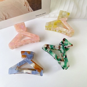 Triangle Acetate Hair Claw Clips Geometric Marble Pattern Hair Clamps Non-Slip Headwear Fashion Accessories For Women