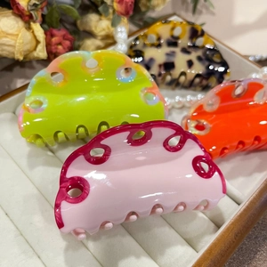 Fashion Acetate Hair Claw Clips Large Shark Clip For Women Elegant Wavy Edge Hollow Design Leopard Marble Hair Accessories
