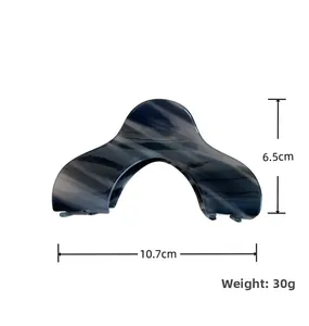 Dimensions détaillées de la grande pince à cheveux en acétate, longueur 10,7 cm et poids 30 g