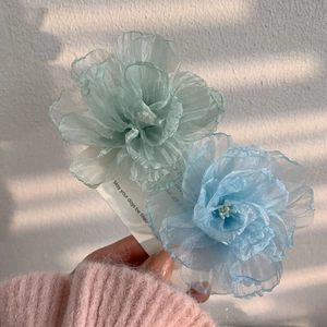 Lot de pinces à cheveux fleurs en organza bleu et vert pour un style élégant