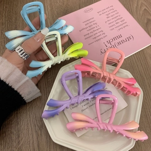 5-piece set of gradient Y2K butterfly hair claws with matte finish for thick hair