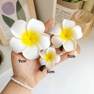Trois tailles de pinces à cheveux frangipanier blanc en 9cm 7cm 5cm style vacances
