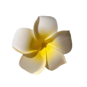 Pince à cheveux fleur de frangipanier blanche et jaune pour style de vacances tropicales