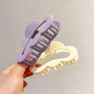 Matte cloud-shaped hair claw clips in lavender and cream white for thick hair