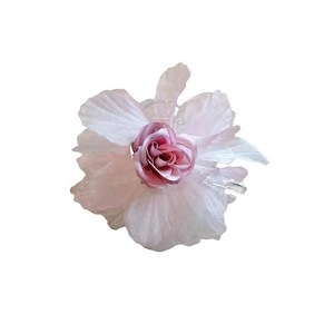 Grande pince à cheveux rose en soie pour femme élégante avec pétales de fleurs