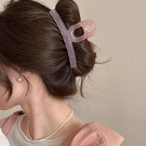 Pinza per capelli rosa ciliegio traslucida per acconciature eleganti da donna