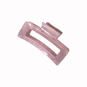 Pinza per capelli geometrica rettangolare rosa con finitura semitrasparente