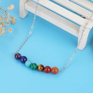 Collier chakra minimaliste en pierres naturelles sept couleurs avec chaîne argentée