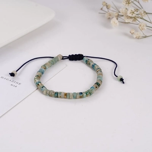 Bracelet tressé ajustable avec perles d'améthyste naturelle et accents dorés