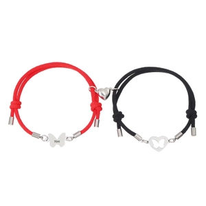 Braccialetti magnetici per coppia con ciondoli a farfalla e cordoncini intrecciati rosso e nero