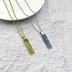 Collares de placa de acero inoxidable en color oro y plata con cadena elegante