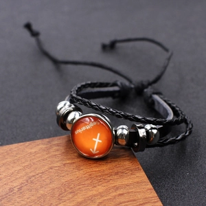 Handgefertigtes mehrlagiges schwarzes Lederarmband mit Sternzeichen Schütze Motiv für Damen