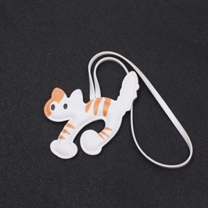 Creative white and orange PU leather cat keychain charm with elegant stitching