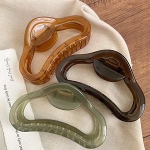 Grande Pince à Cheveux Ondulée Ajourée en Résine Semi-Transparente Élégante Pince à Cheveux Géométrique Accessoires Cheveux Femme