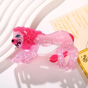 Pink lion-shaped acetate hair claw clip with shell texture for back hair styling