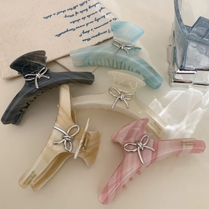 Lot de 5 pinces à cheveux en acétate marbré avec nœud métallique argenté chic