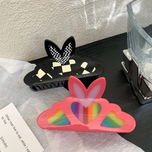 Große Acetat Haarkralle Für Damen Regenbogen Herz Und Schachbrett Wellenkante Shark Clip Handgefertigter Süßer Haarschmuck