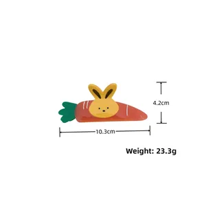 Dettaglio con dimensione di 10,3 cm per la molletta per capelli a carota e coniglio