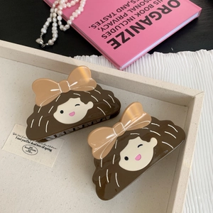 Lot de 2 pinces à cheveux en acétate motif fille dessin animé avec nœuds marron