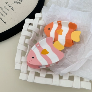 Cute clownfish hair claw clips in orange and pink stripes, made of high-gloss acetate