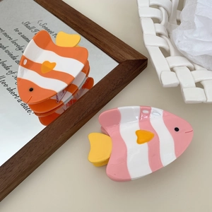 Cute clownfish hair claws in orange and pink acetate stripes for back hair styling