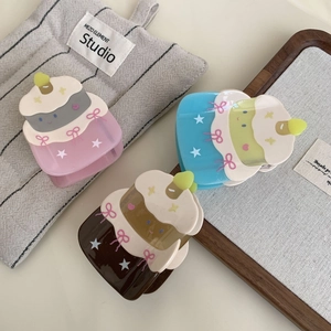 Tre graziose mollette per capelli a forma di torta in rosa blu e marrone con fiocco