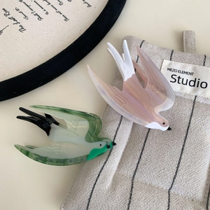 Sweet bird-shaped acetate hair claw clips in emerald and pink colors for women