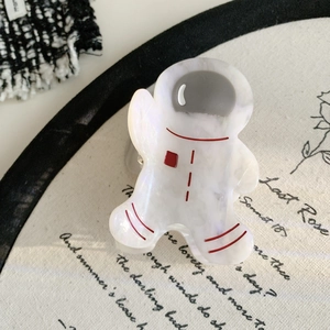 Cute astronaut hair claw clip with pearlescent finish for women creative hair accessory