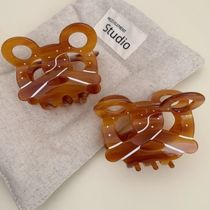 Retro Acetate Bear Ear Hair Claw Clip Fashion Caramel Brown Polka Dot Pretzel Shaped Hair Jaw Clip For Women Daily Accessories