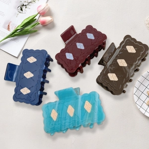 Pinces à cheveux rectangulaires ondulées aux couleurs bonbon avec motifs marbrés élégants