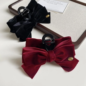 Elegant Velvet Bow Hair Claw Clip French Vintage Large Shark Clip With Golden Metal Tag Elegant Hair Accessories For Women