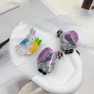 Cute cartoon squirrel and penguin hair claws made of marble acetate for hair styling