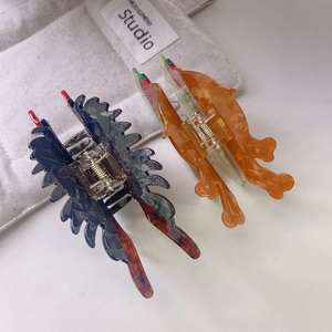 Creative acetate shark hair clips with tortoise and amber patterns for thick hair