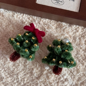 Pince à Cheveux Sapin de Noël Fait à la Main Clip Bec de Canard en Chenille Peluche Avec Nœud Rouge Künstliche Perle d'imitation Accessoire de Fête