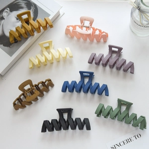 Matte finish large wavy hair claw clips in 8 Morandi colors for women daily styling