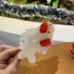 Pince à cheveux artistique en acétate motif poisson rouge pour un style océan unique