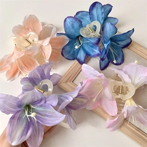 Elegant Simulation Lily Flower Hair Claw Clips For Women Sweet Gradient Cloth Petal Large Shark Clip Daily Banquet Hair Accessories