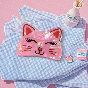 Pince à cheveux mignonne en forme de chat rose avec texture marbrée sur fond pastel