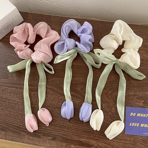 Chouchou Fleur de Tulipe Douce Avec Long Nœud en Ruban Vert Pendentif Bourgeon de Fleur Fait Main Élastique Cheveux Femme