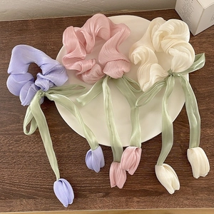 Lot de 3 chouchous tulipe avec rubans en soie, couleurs violet, rose et crème