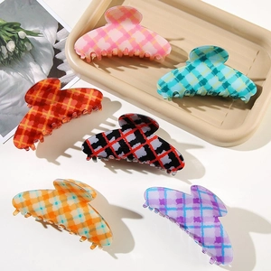 Vintage Elegant Plaid PVC Hair Claw Clip For Women Large Checkered Shark Clip Non-slip Hair Catch Grips Fashion Accessories