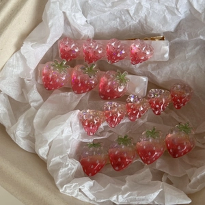 Simpatici Fermagli per Capelli in Resina Fragola 3D per Ragazze Donna Dolci Fermagli Laterali a Becco d'Anatra alla Moda Artigianali