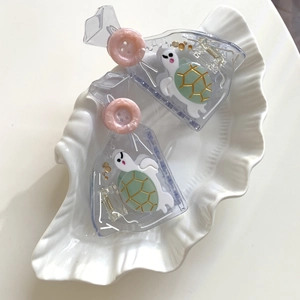 Barrettes à cheveux mignonnes en acétate avec tortue dans un style sac de bonbons créatif