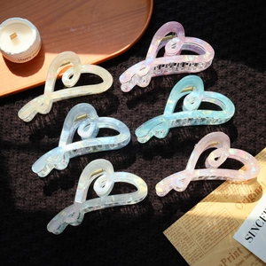 Pince à Cheveux Cœur Iridescent Douce Grande Pince Requin Ajourée Élégante Pince en PVC pour Accessoires de Coiffure Femme