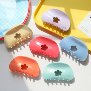 Lot de six pinces à cheveux aux couleurs macaron avec motif fleur et lettrage français
